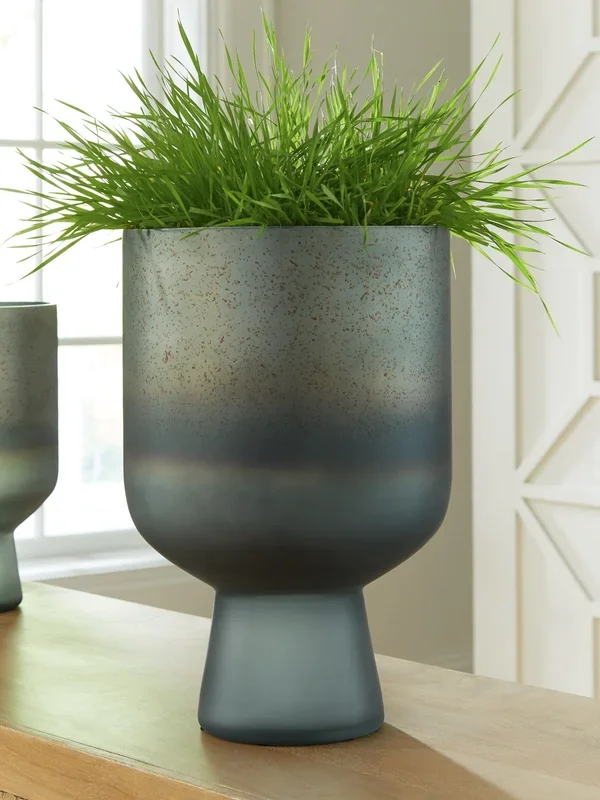 Pennmore Vase